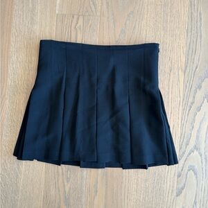 Aritzia pleated skirt